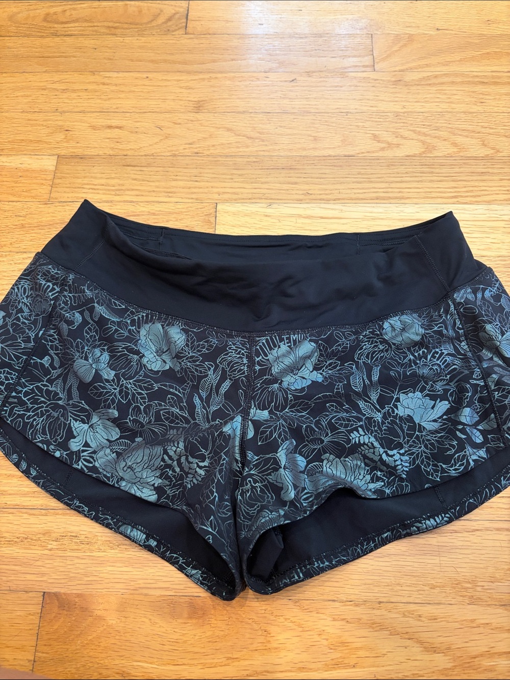 Lululemon Speed Up Short iridescent